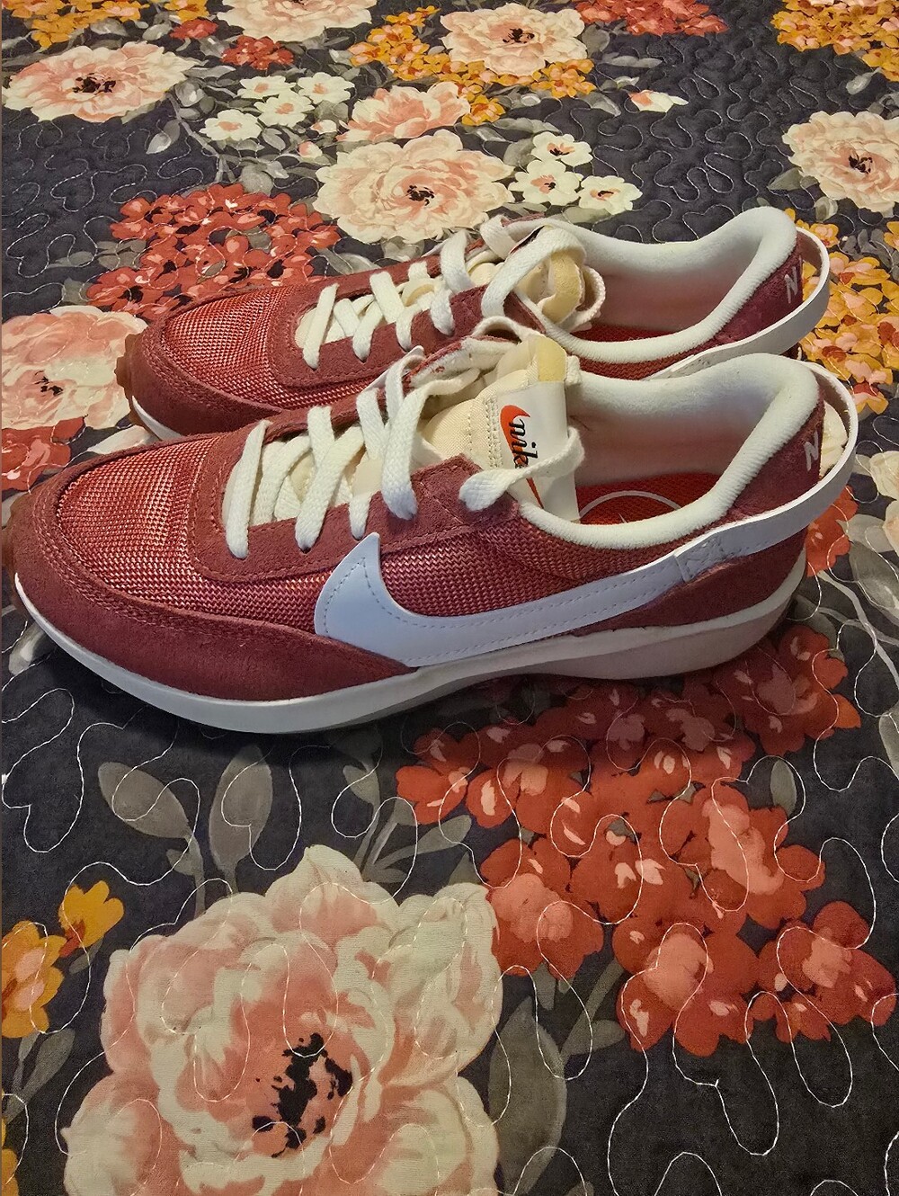 Nike Women's Waffle Debut Vintage Womans Size 7 NEW